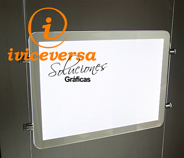 Carpeta LED escaparate, Carpetas Led, soporte immobiliaria, carteles luminosos, vitrina led, portacartel, expositores led, cartel inmobiliario, paneles led, portafolios LED, Carteles led,  pantallas de luz, expositores, escaparates, Marco led, escaparate iluminado, pantalla LED, LED cartelera,  LED escaparate immobiliaria